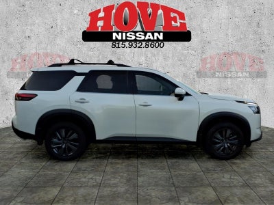 2024 Nissan Pathfinder SV
