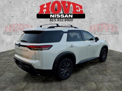 2024 Nissan Pathfinder SV