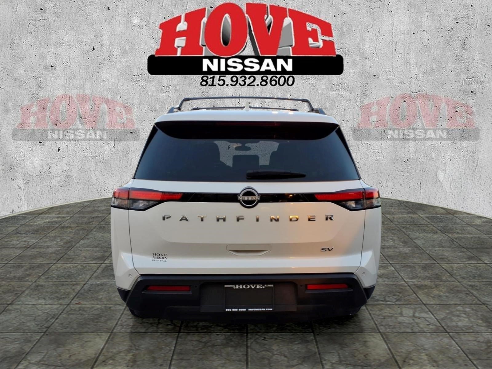 2024 Nissan Pathfinder SV