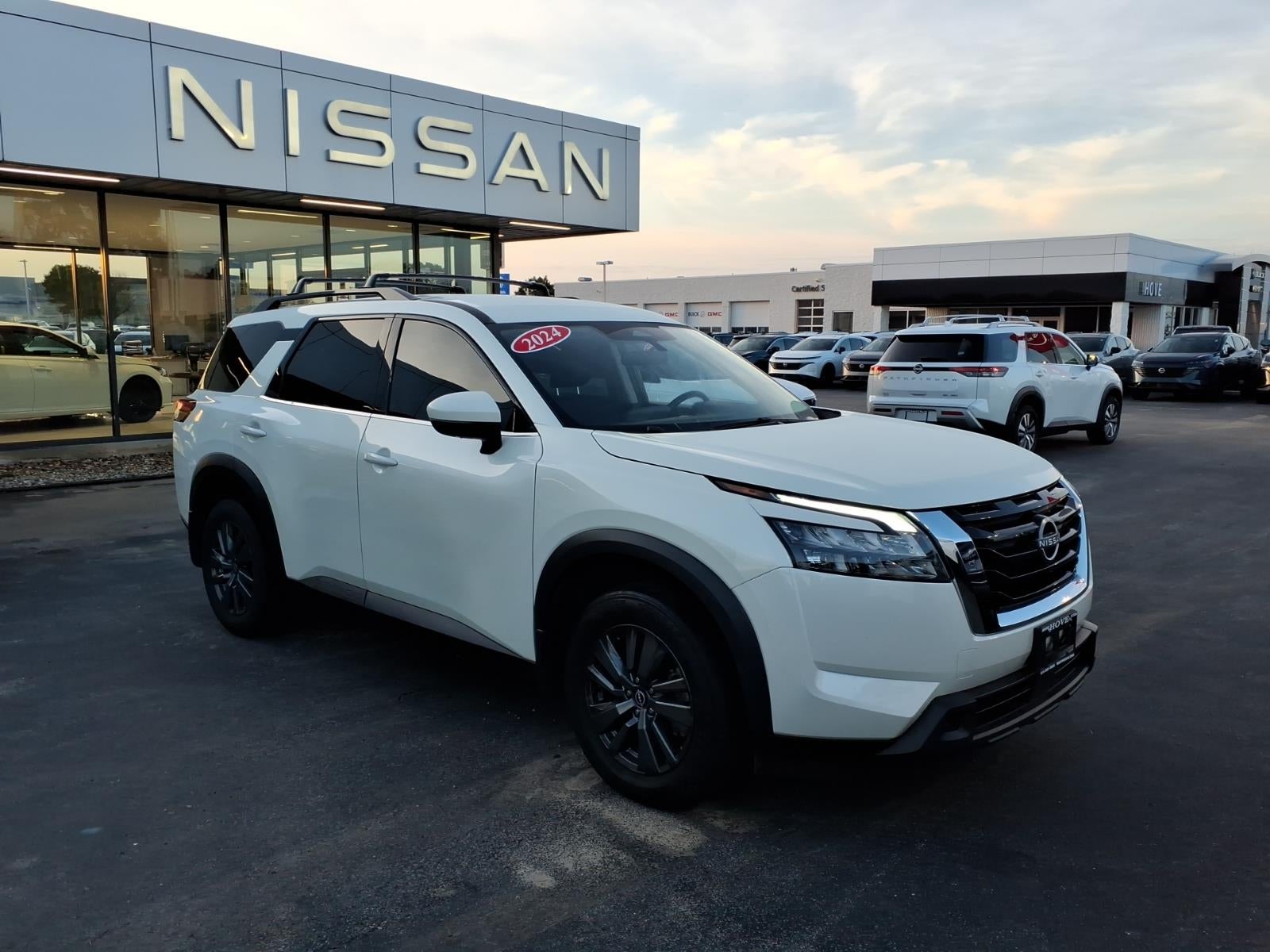 2024 Nissan Pathfinder SV