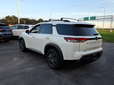 2024 Nissan Pathfinder SV