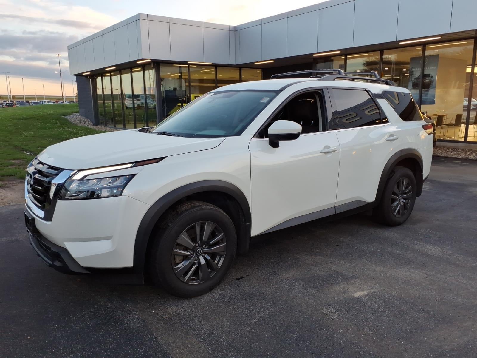 2024 Nissan Pathfinder SV