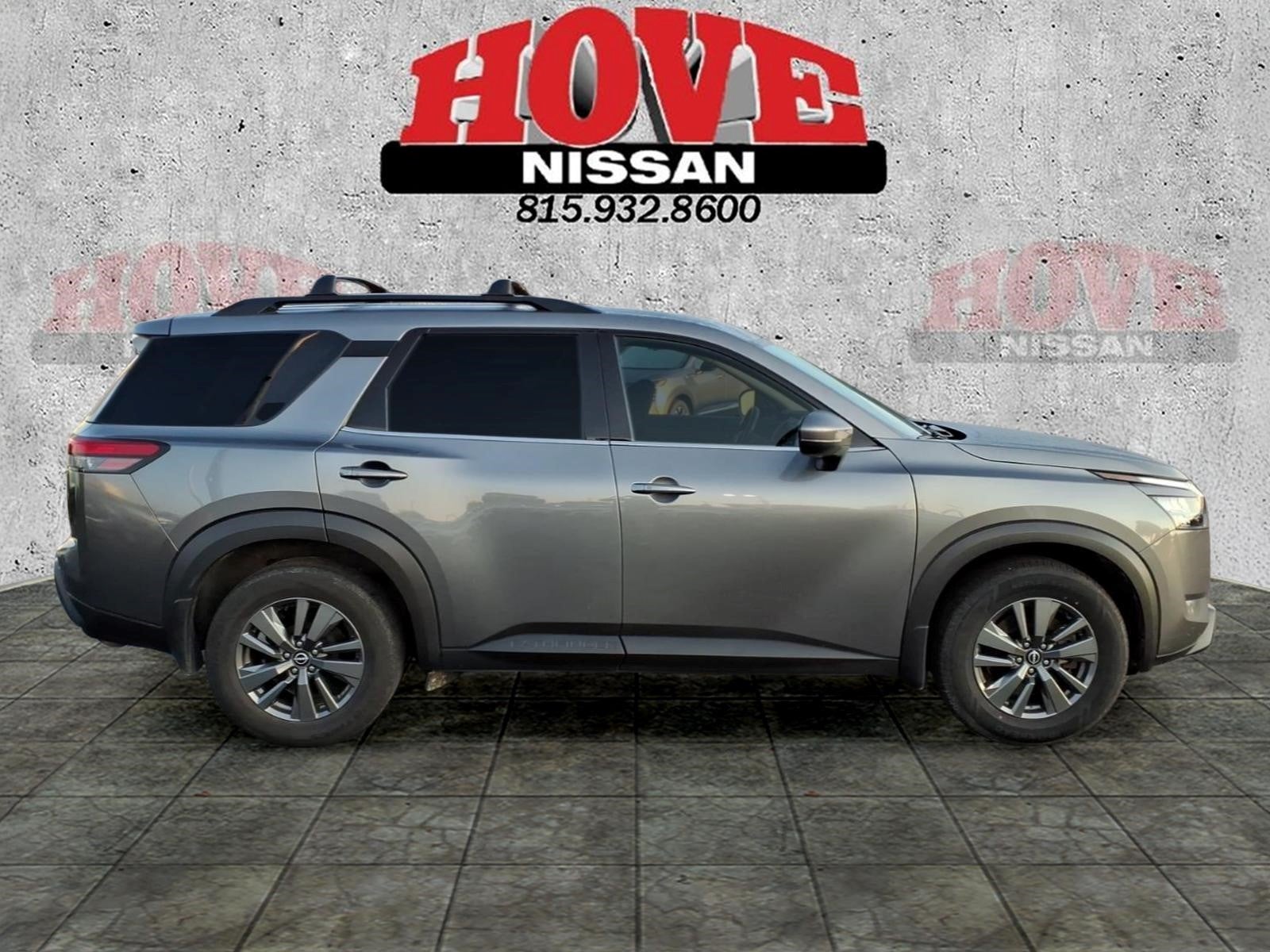 2023 Nissan Pathfinder SV