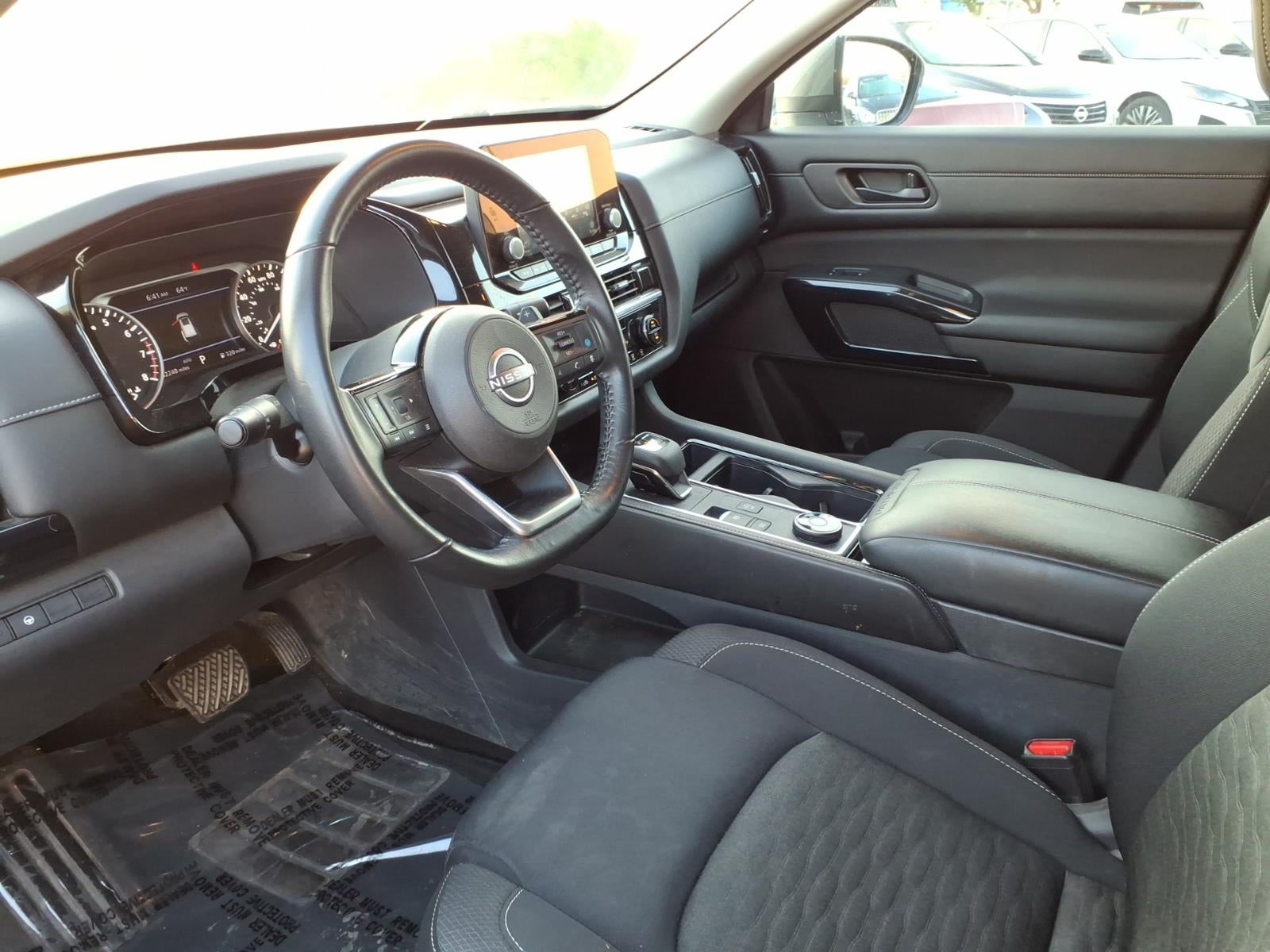 2023 Nissan Pathfinder SV