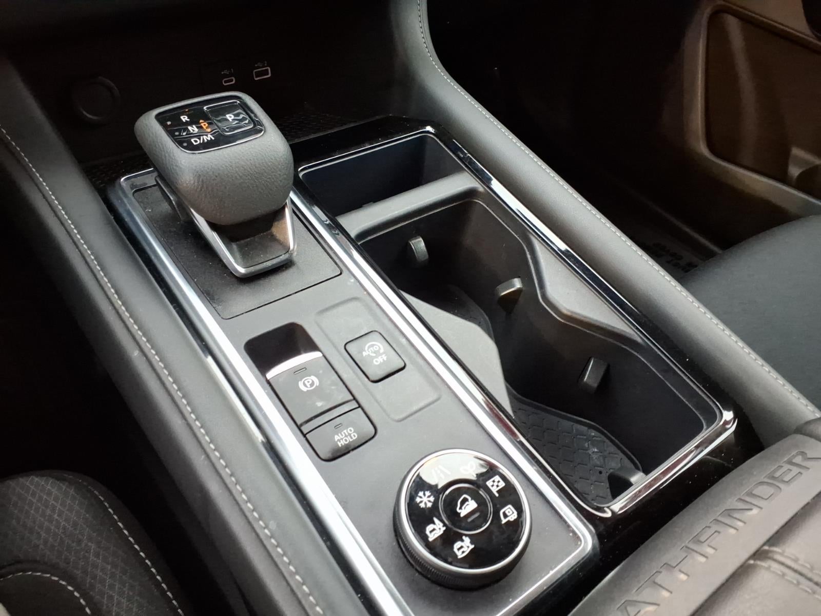 2023 Nissan Pathfinder SV