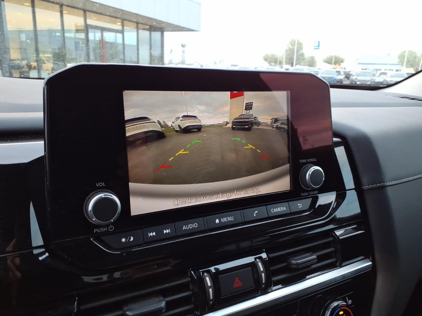 2023 Nissan Pathfinder SV