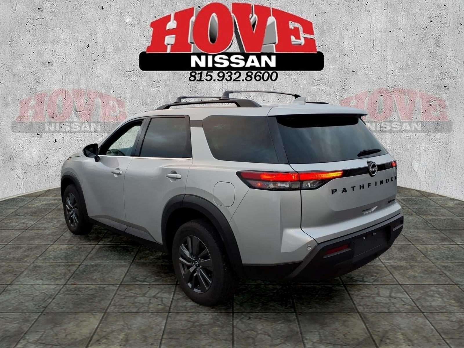 2023 Nissan Pathfinder SV