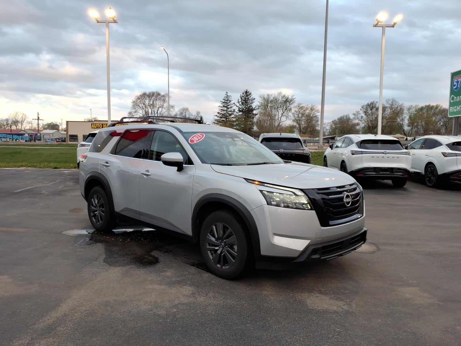 2023 Nissan Pathfinder SV