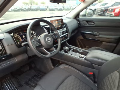 2023 Nissan Pathfinder SV