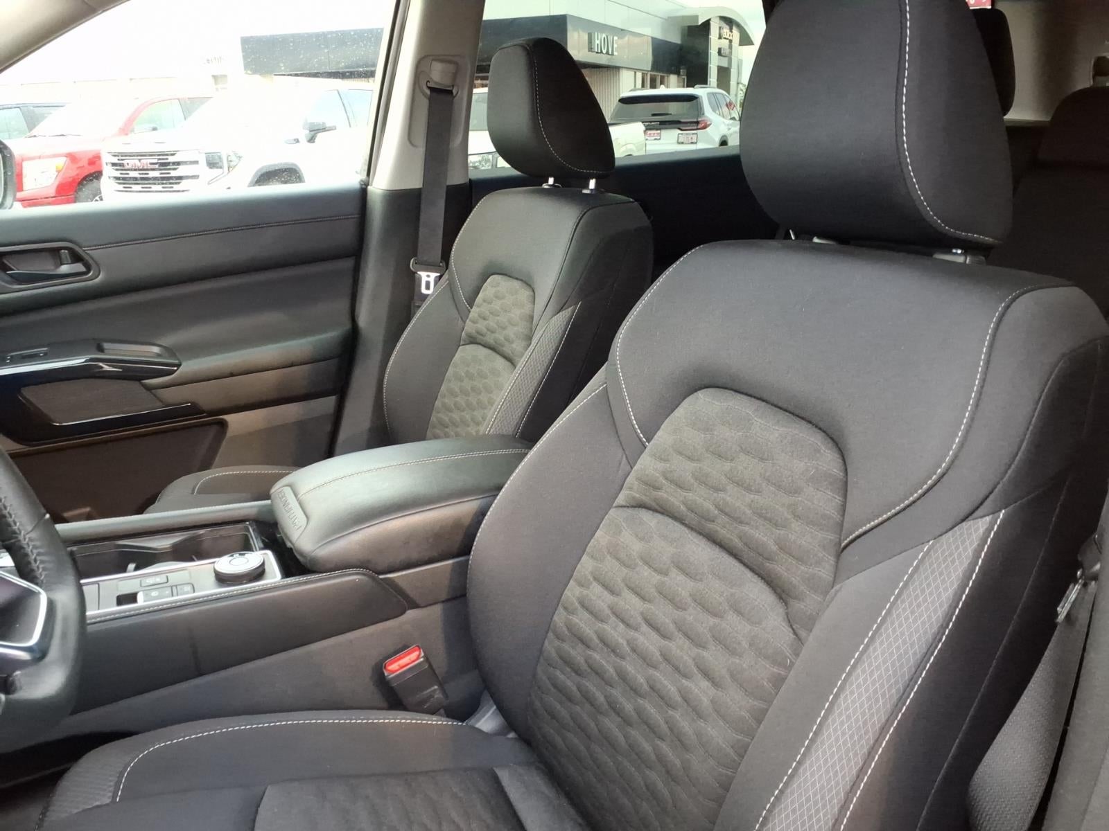 2023 Nissan Pathfinder SV