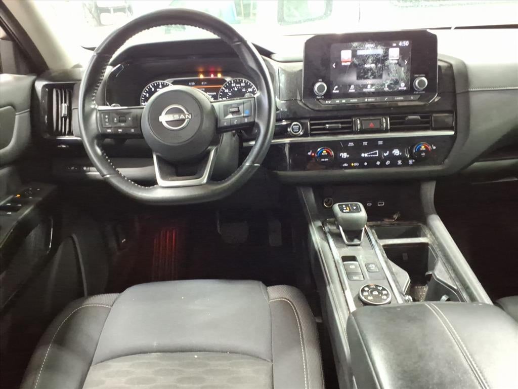 2023 Nissan Pathfinder SV