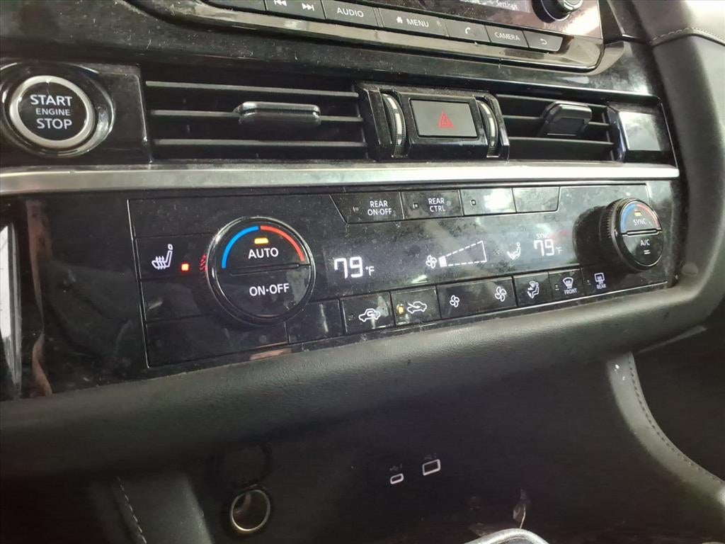 2023 Nissan Pathfinder SV