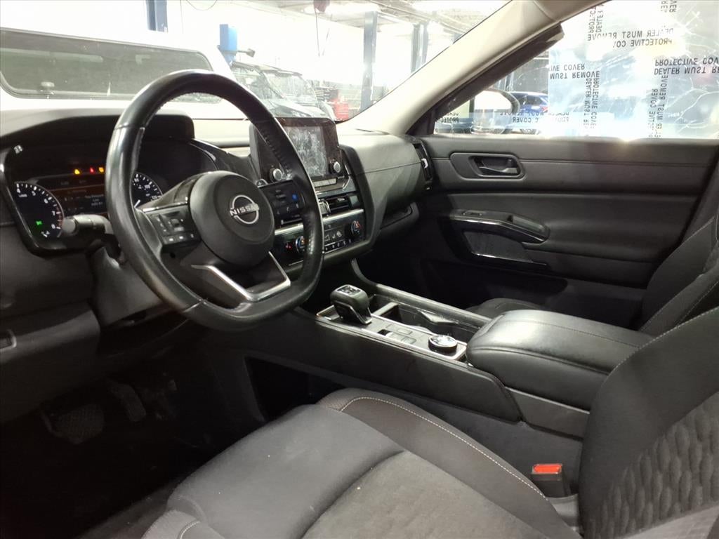 2023 Nissan Pathfinder SV