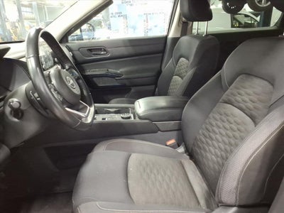 2023 Nissan Pathfinder SV