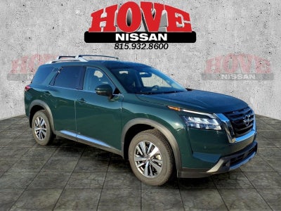 2025 Nissan Pathfinder SL