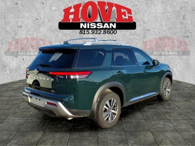 2025 Nissan Pathfinder SL