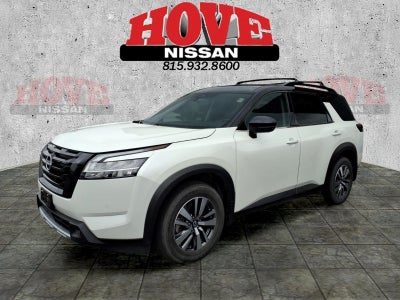 2023 Nissan Pathfinder SL