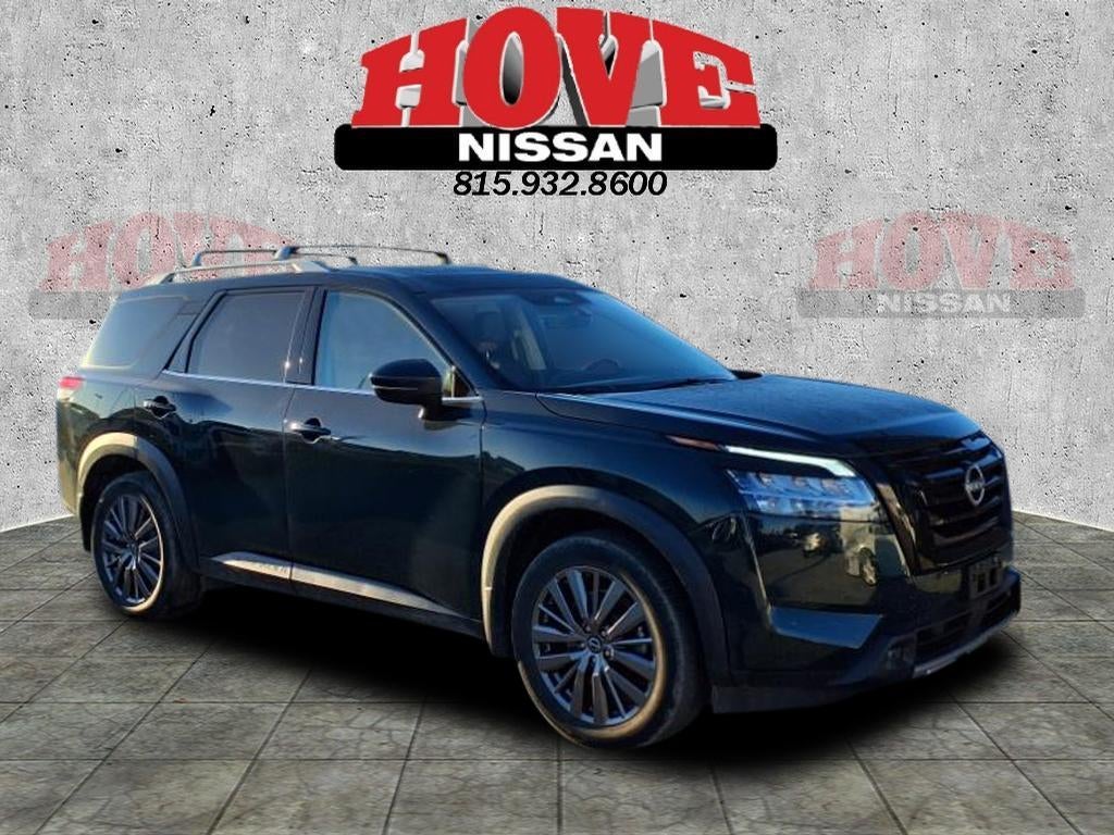2023 Nissan Pathfinder SL