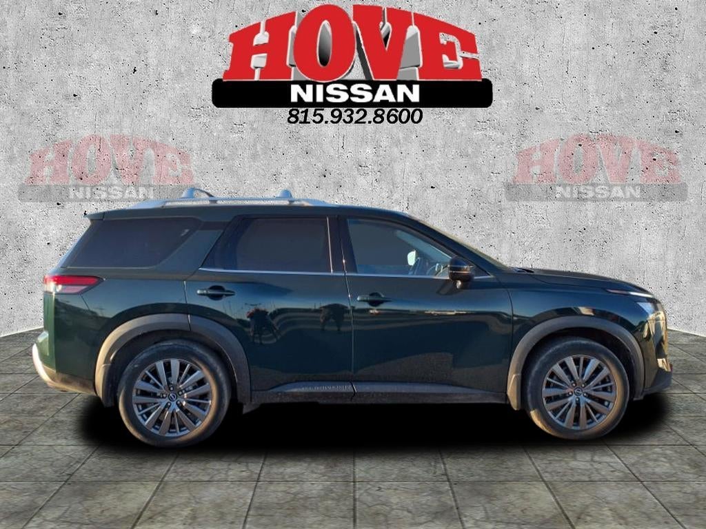 2023 Nissan Pathfinder SL