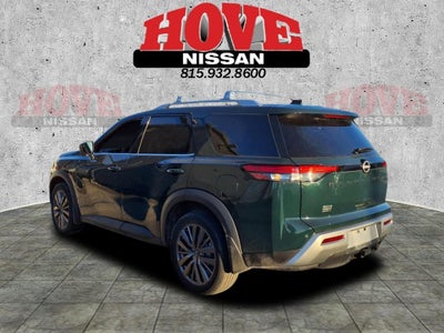 2023 Nissan Pathfinder SL