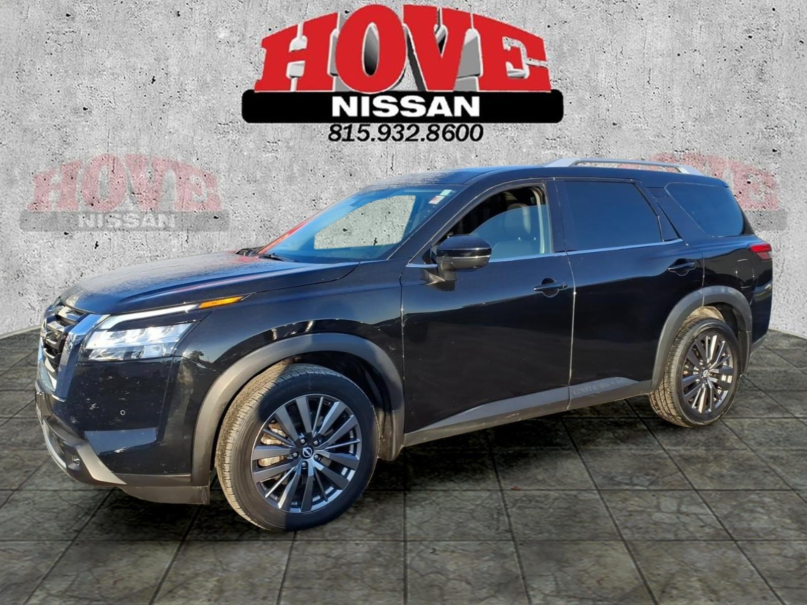 2022 Nissan Pathfinder SL