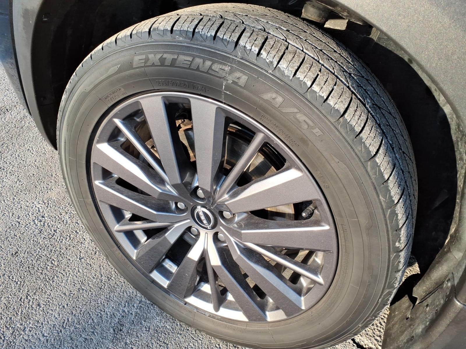 2022 Nissan Pathfinder SL