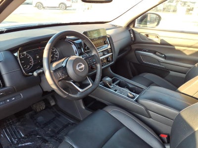 2022 Nissan Pathfinder SL