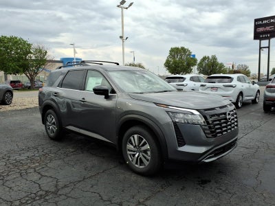 2026 Nissan Pathfinder SL