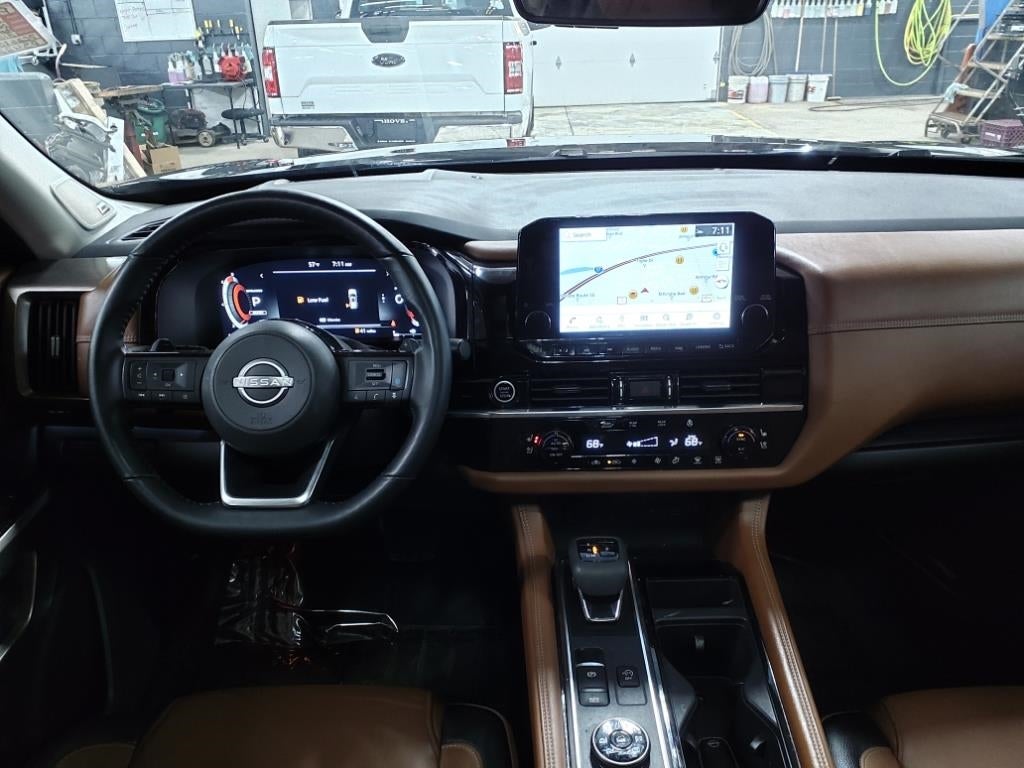 2023 Nissan Pathfinder Platinum