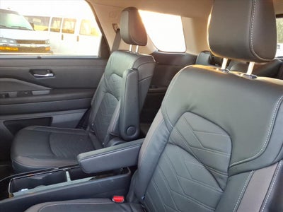 2022 Nissan Pathfinder Platinum