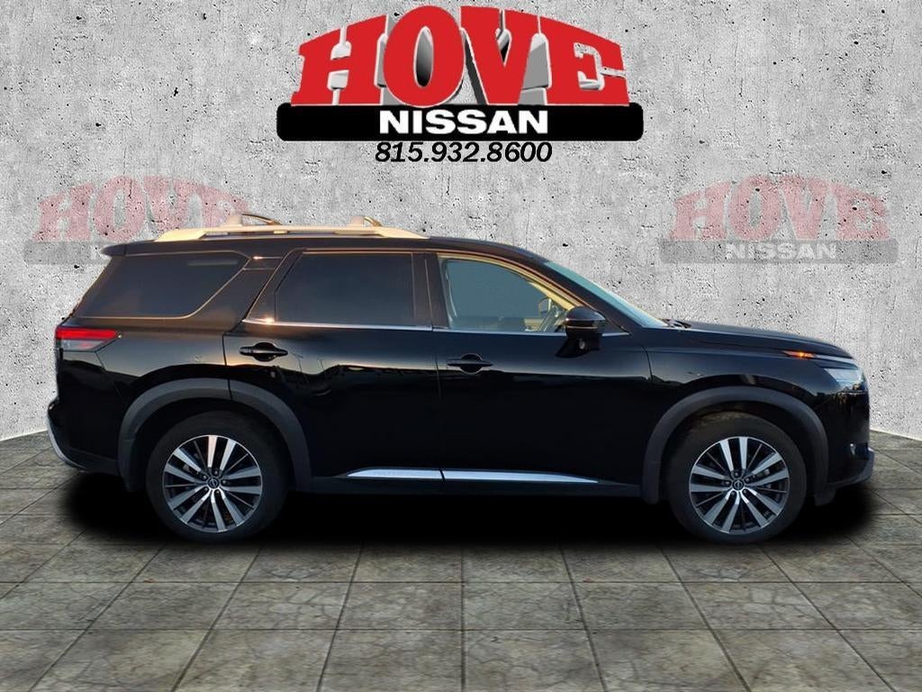 2022 Nissan Pathfinder Platinum