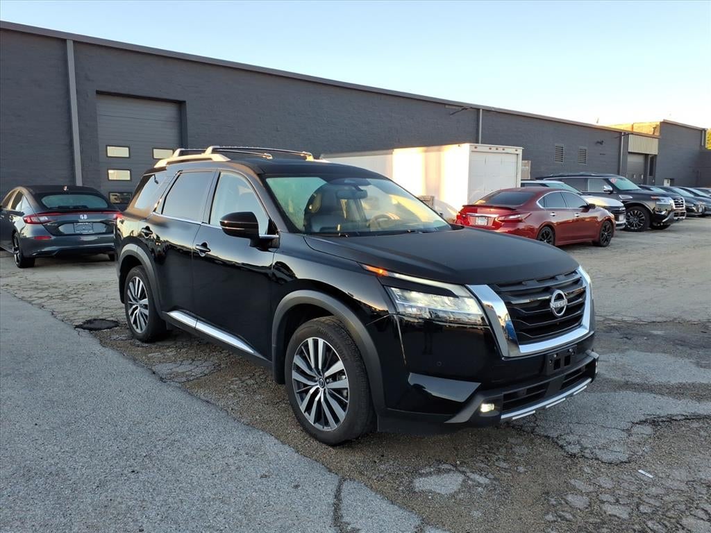 2022 Nissan Pathfinder Platinum