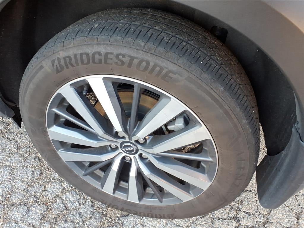 2022 Nissan Pathfinder Platinum