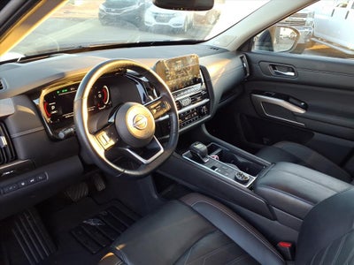 2022 Nissan Pathfinder Platinum