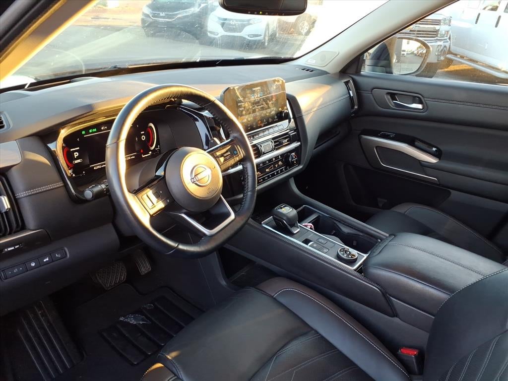 2022 Nissan Pathfinder Platinum