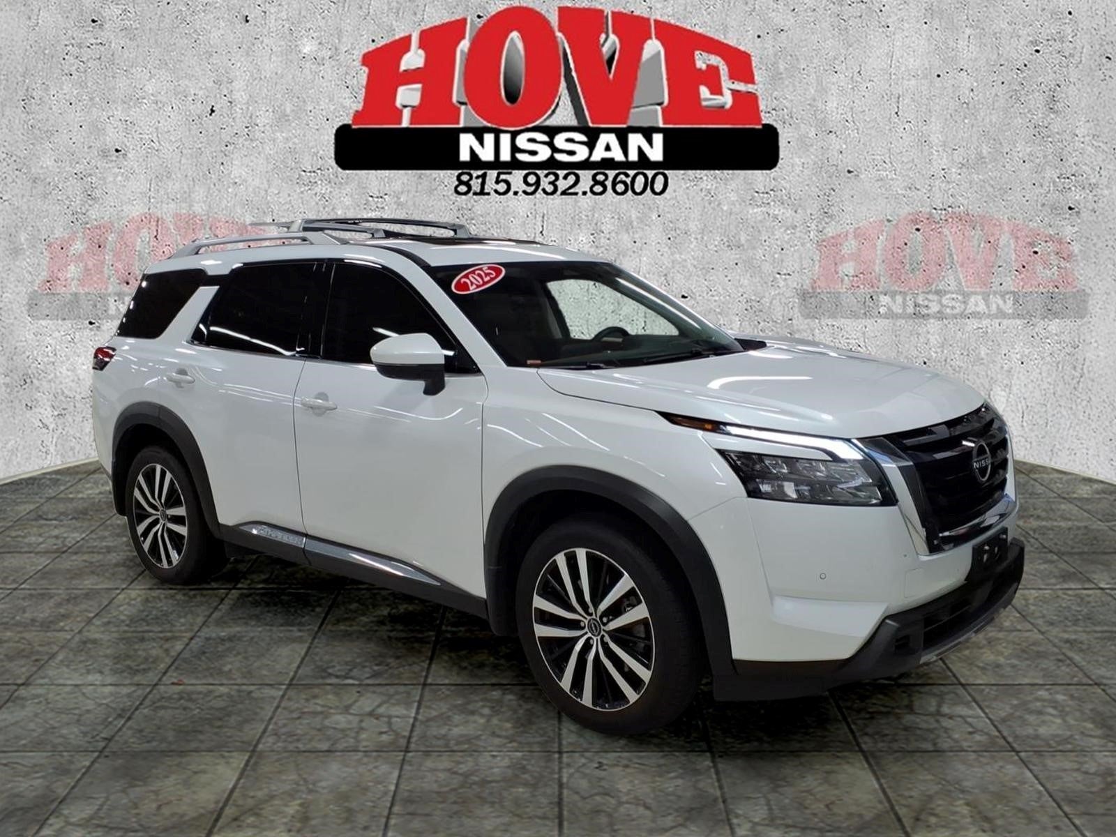 2025 Nissan Pathfinder Platinum