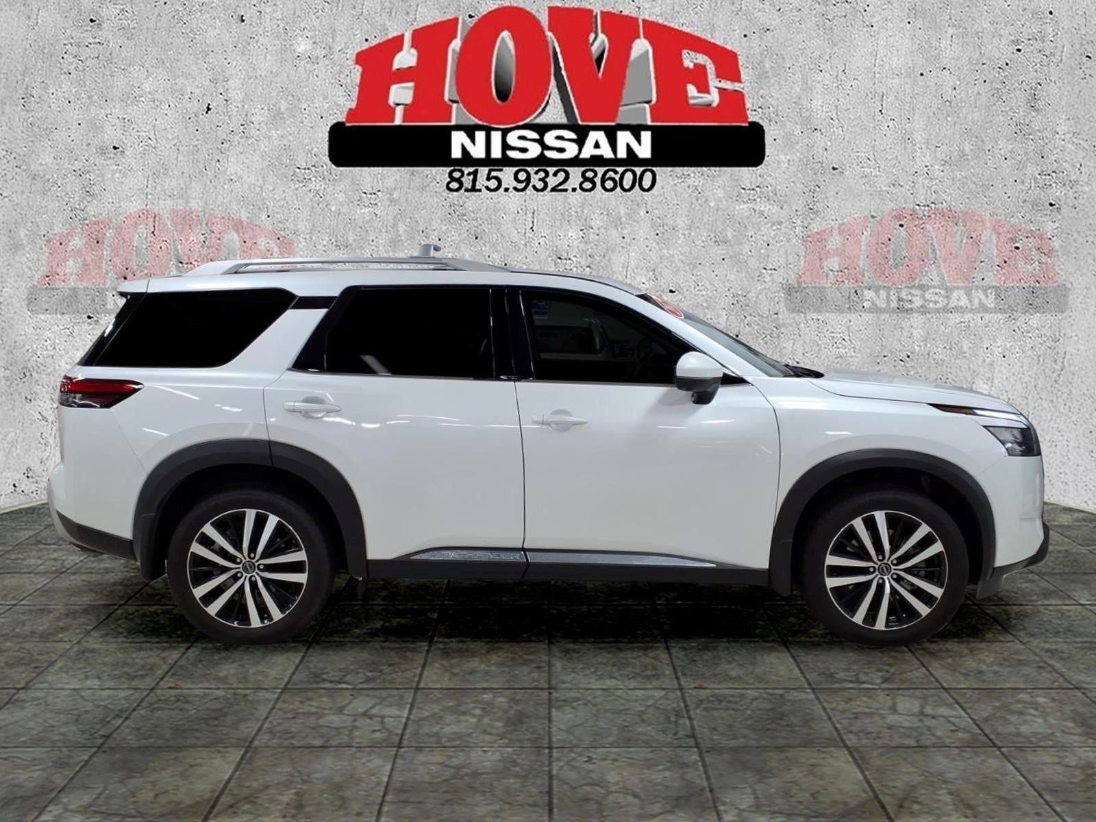 2025 Nissan Pathfinder Platinum