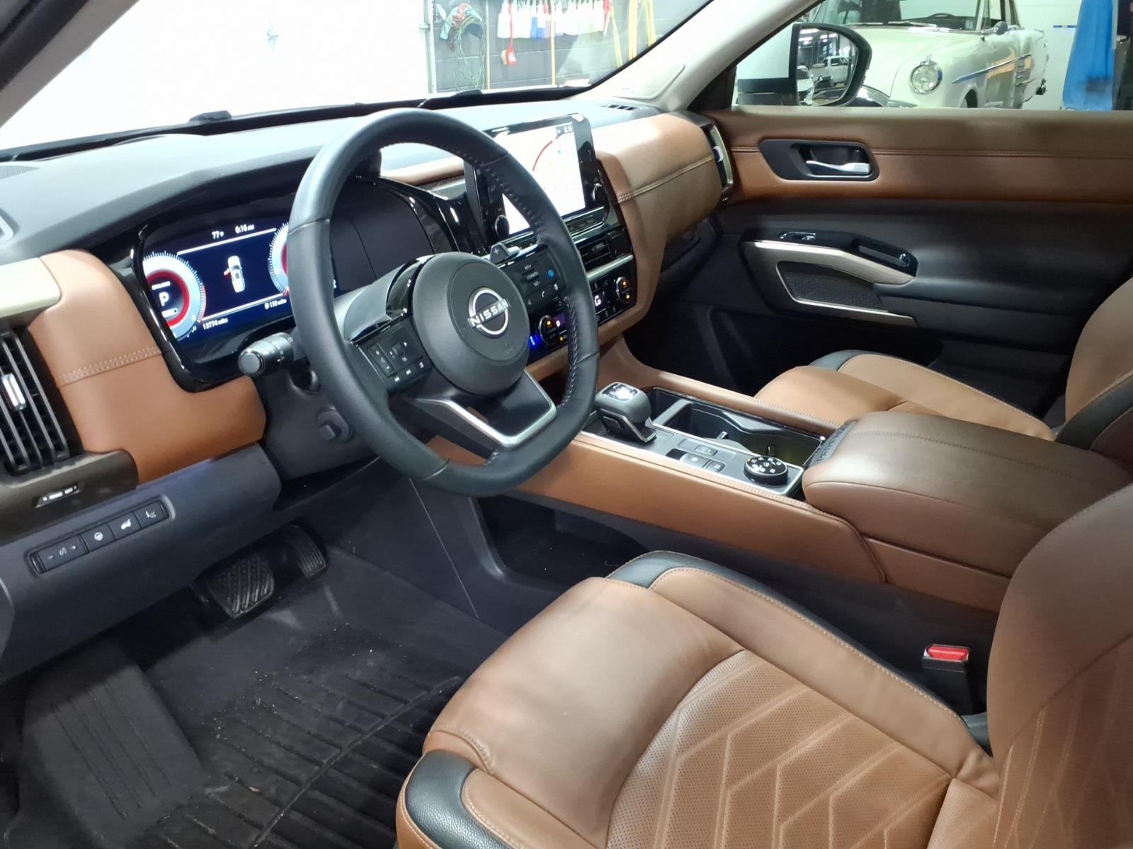 2025 Nissan Pathfinder Platinum