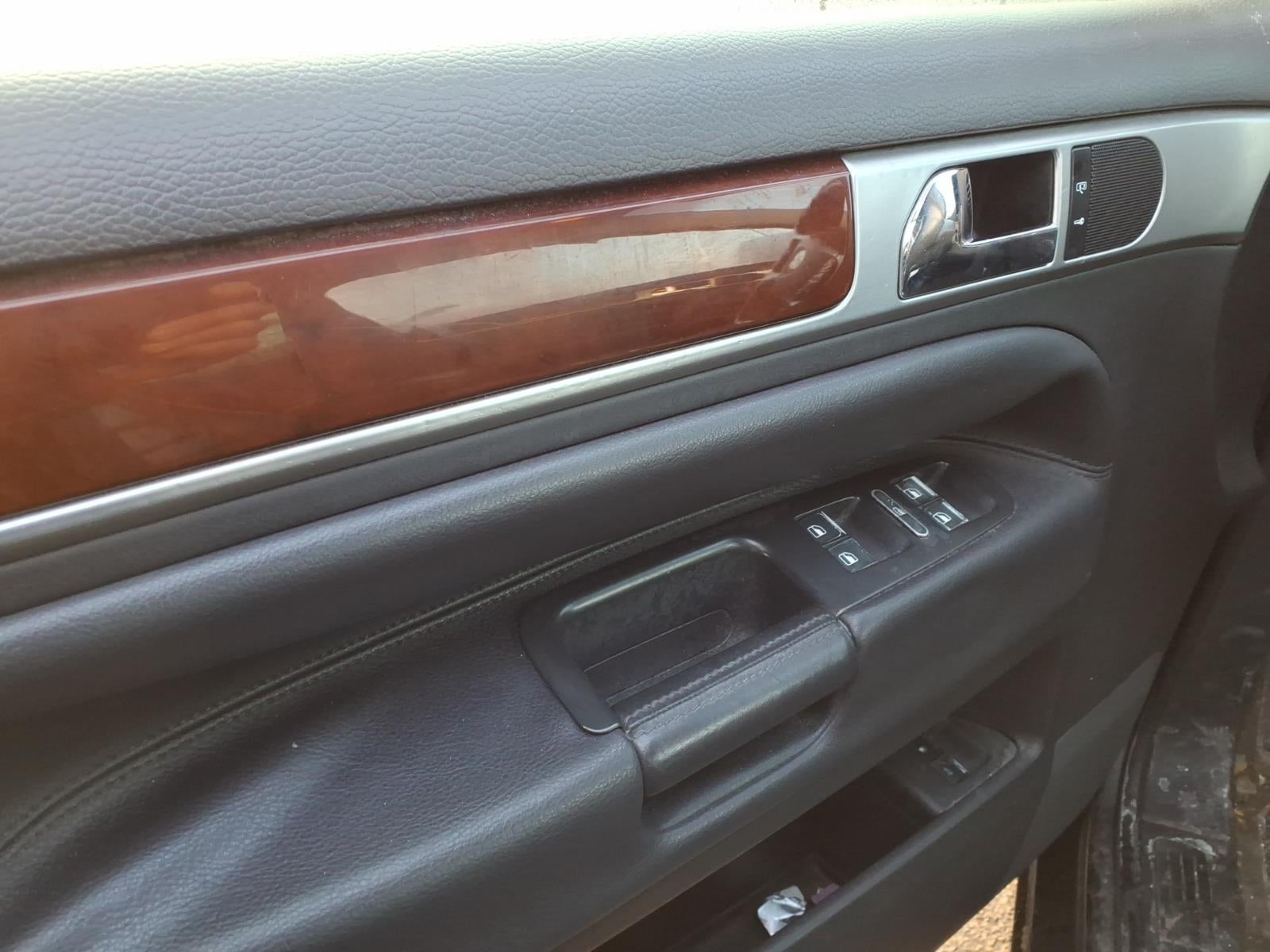 2005 Volkswagen Touareg V8